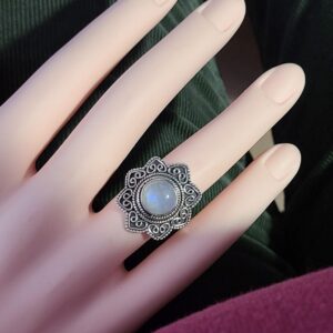 Gorgeous Size 6 Genuine Moonstone Ring | Rainbow Moonstone in 92.5 Sterling Silver